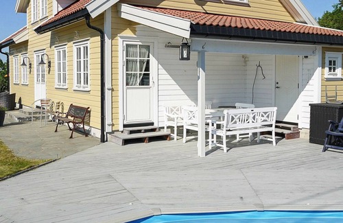 Arendal House | 10 person holiday home in Kongshavn