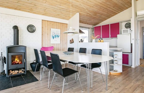 Hvalpsund House | 10 person holiday home in Farsø-By Traum