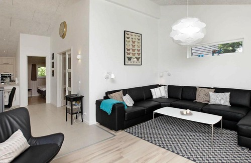 Blavand Strand House | 10 person holiday home in Bl vand