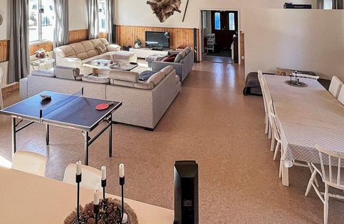 Fredriksberg House | 10 person holiday home in FREDRIKSBERG