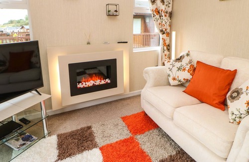 Tunstall Cabin | 10 POPPY LODGE, pet friendly in Hipswell