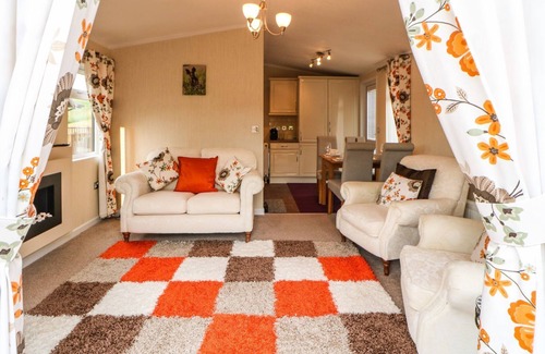 Tunstall Cottage | 10 POPPY LODGE, pet friendly in Catterick, North Yorkshire