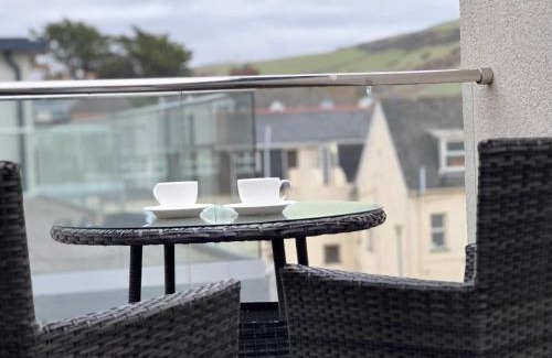 Mortehoe Apartment | 10 Putsborough - Luxury Apartment at Byron Woolacombe, only 4 minute walk to Woolacombe Beach!