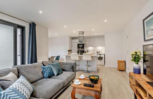Mortehoe Apartment | 10 Putsborough - Luxury Apartment at Byron Woolacombe, only 4 minute walk to Woolacombe Beach!