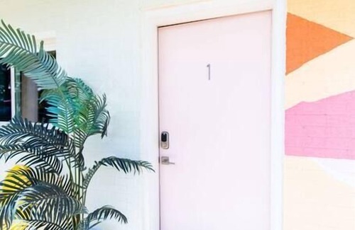 Trenton House | 10 Rooms In Boutique Motel