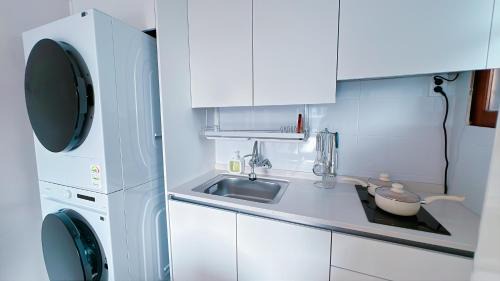 Myonmok-tong House | 10 seconds to the subway station, 15 minutes to Gangnam, 20 minutes to Jamsil, 3 bedrooms, 2 bathrooms
