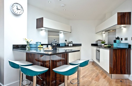 Newquay Apartment | 10 The Whitehouse - a superb apartment with a sea view balcony found in an exclusive development ov