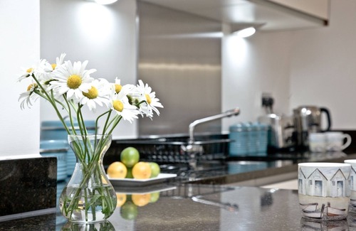 Newquay Apartment | 10 The Whitehouse - a superb apartment with a sea view balcony found in an exclusive development ov