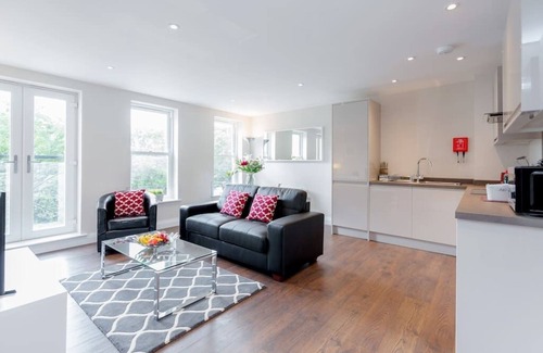 Reigate Apartment | 10 Trinity House - 1 bedroom apartment