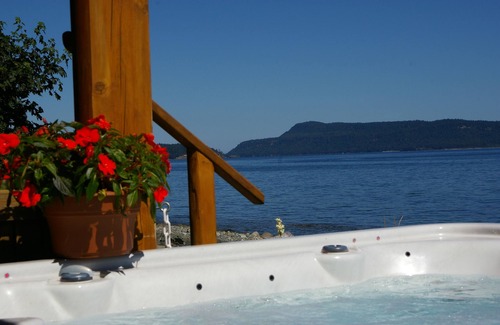 Regional District of Nanaimo House | -10% weekly Beach Log home slps 14 watercraft incl fish from shore clam/oysters