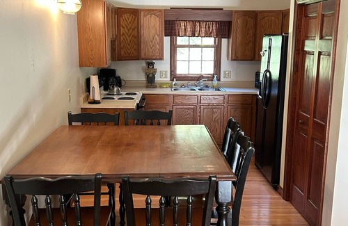 Rockbridge Cottage | 100 acres, FIREWOOD PROVIDED, Fishing Pond w/poles, Trail, firepit, pond views