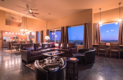 Walla Walla House | 100 Dreamy Acres.100 Mile Views. Night Skies.