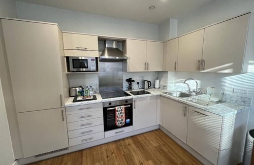 Reading City Centre Apartment | 100 Kings Road by House of Fisher