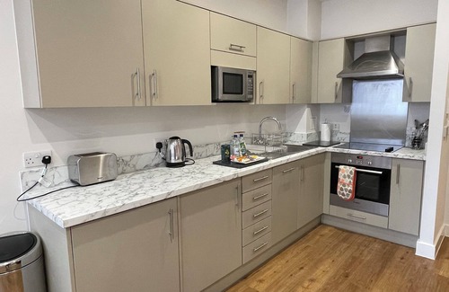 Reading City Centre Apartment | 100 Kings Road by House of Fisher