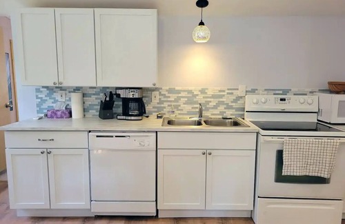 Cheboygan Cottage | 100' Lake Huron Beachfront, LP9 Snowmobile Accessnn