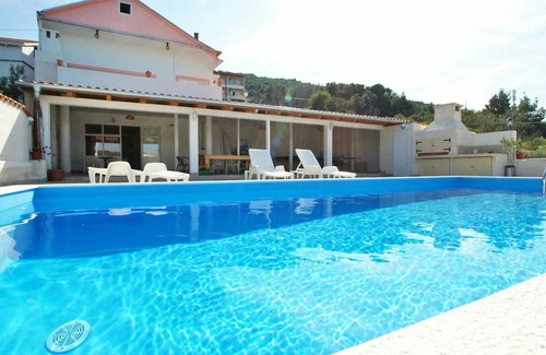 Kali Other | 100 m² Accommodation ∙ 3 bedrooms ∙ 6 guests
