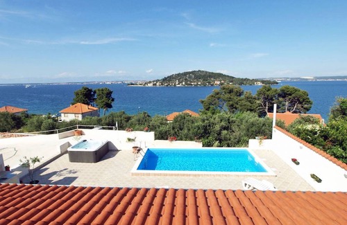 Kali Other | 100 m² Accommodation ∙ 3 bedrooms ∙ 6 guests