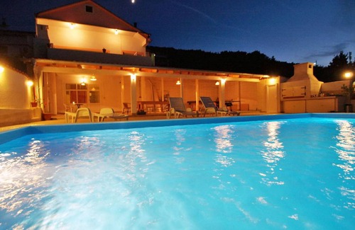 Kali Other | 100 m² Accommodation ∙ 3 bedrooms ∙ 6 guests