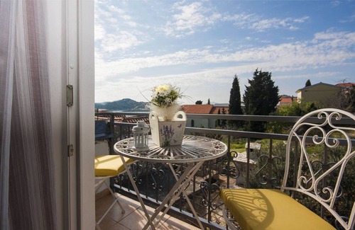 Tribunj Apartment | 100 m² Apartment ∙ 2 bedrooms ∙ 5 guests