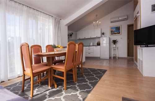 Tribunj Apartment | 100 m² Apartment ∙ 2 bedrooms ∙ 5 guests