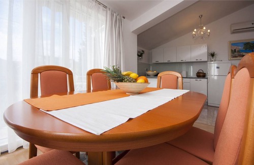Tribunj Apartment | 100 m² Apartment ∙ 2 bedrooms ∙ 5 guests