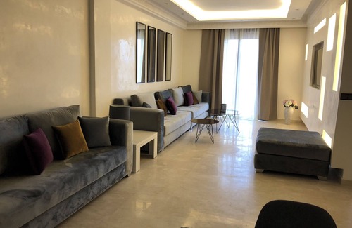 Gueliz Apartment | 100 m² luxury apartment with swimming pool private residence swimming pool
