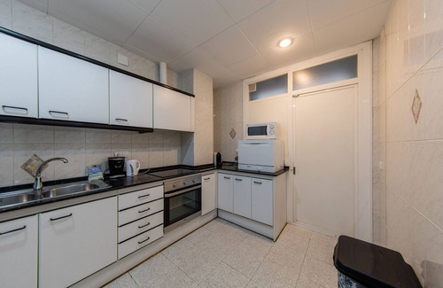 El Raval Apartment | 100 meters from The Rambla and harbour, with Public Parking downstairs