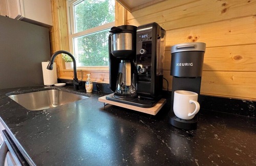 Apple Ridge Apartment | 100 Mile Views & Hot Tub in BR!