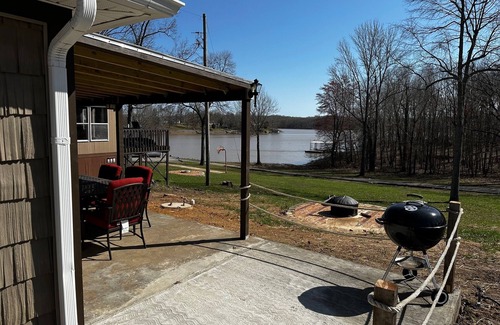 Benton Cottage | 100% renovated water front 2 bedroom cottage