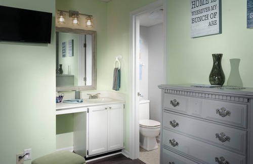 North Carolina Coast Condo | 100 Steps from the Beach