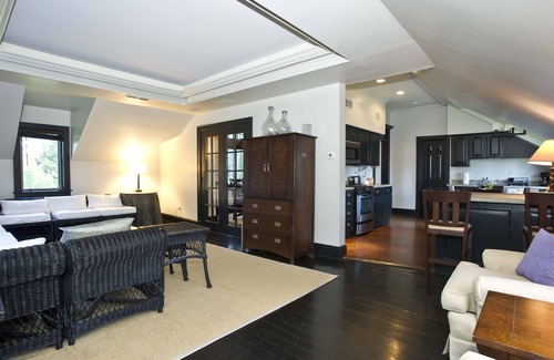 Washington House | 100% WASHINGTON! PoshPadsCT "KIRBY" 2HrsNYC, 3BR, Spa, Ski, Walking Neighborhood
