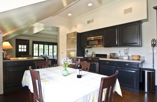 Washington House | 100% WASHINGTON! PoshPadsCT "KIRBY" 2HrsNYC, 3BR, Spa, Ski, Walking Neighborhood