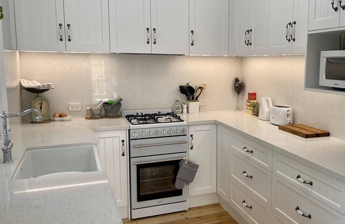 Clare Cottage | 100 year old Renovated Stone Cottage