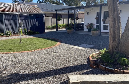 Clare Cottage | 100 year old Renovated Stone Cottage