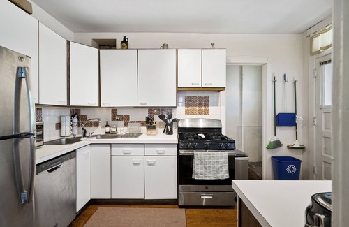 Rogers Park House | 100 Yr. Old Chicago Brick Craftsman with yard, Near Beach and Loyola!