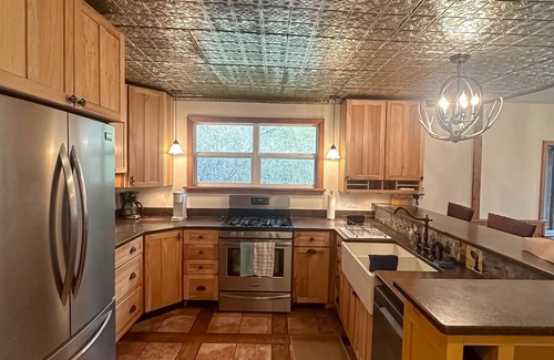 Walton House | 1000 Acre Retreat