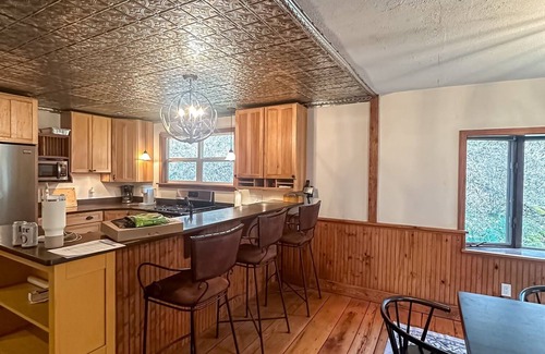 Walton House | 1000 Acre Retreat