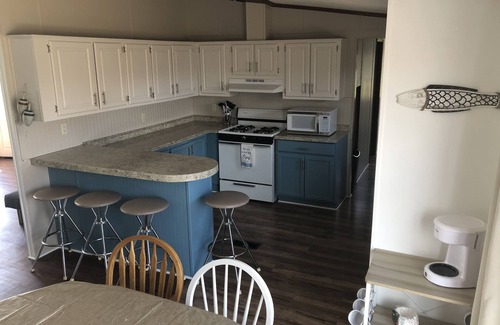 Fishers Landing Cottage | 1000 Islands Cottage minutes from free boat launch!