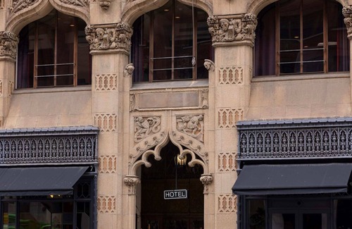 Historic Core Apartment | #1002 - Kasa Downtown LA | Accessible King Room