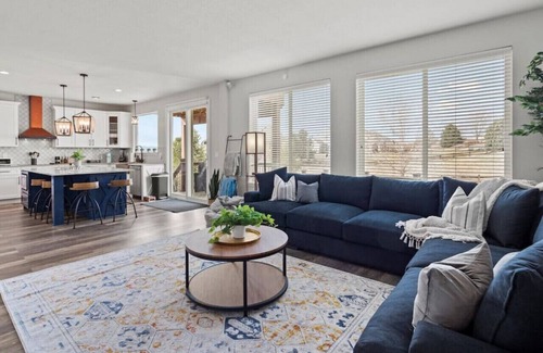 Southridge House | 10039 Heatherwood Pl · Mid Term Stay - Highlands Ranch, Newly Remodeld!