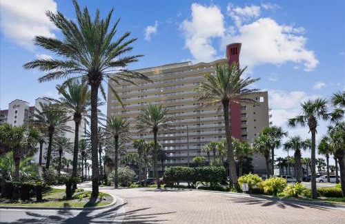 Thomas Drive Apartment | 1005 Sterling Beach