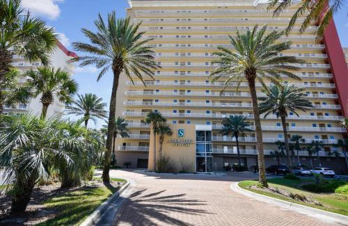 Thomas Drive Apartment | 1005 Sterling Beach