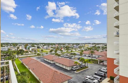 Thomas Drive Apartment | 1005 Sterling Beach