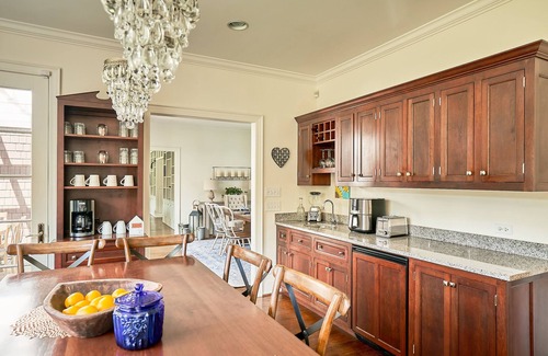 State Road House | 100Acre Estate,Fishing Pond,Game Rm,En-Suite Bdrms, Mins to Main St. & Vineyards