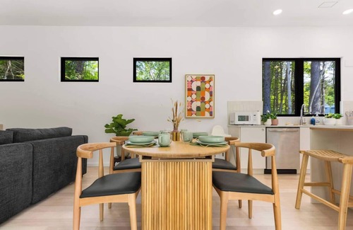 Round Top House | 100ft of Forest Light - Modern Catskills Escape