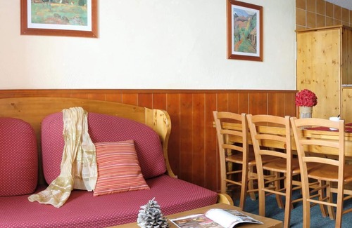 Val-Thorens Apartment | 100m from resort center, fitness, balcony, tv, ski locker, 50m², Val Thorens
