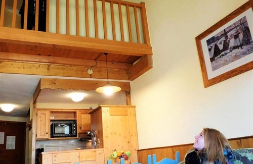 Val-Thorens Apartment | 100m from resort center, fitness, balcony, tv, ski locker, 50m², Val Thorens
