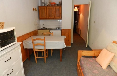 Le Pleynet Apartment | 100m from ski slopes, view valley/ski slopes, balcony, parking, ski locker, 18m², Les 7 Laux