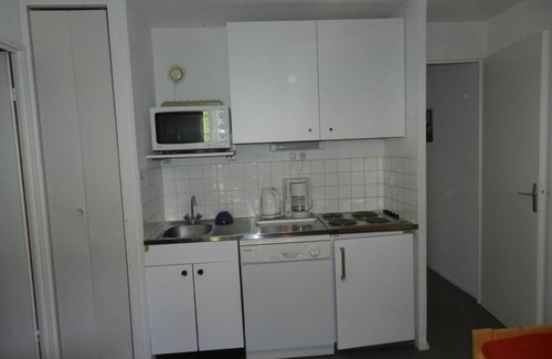 Le Pleynet Apartment | 100m from ski slopes, view ski slopes/valley, balcony, parking, ski locker, 30-32m², Les 7 Laux