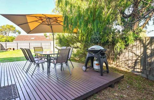 Capel Sound House | 100m to the beach 9min to Hot Springs Pet Friendly, 100m to the beach 9min to Hot Springs Pet Friend